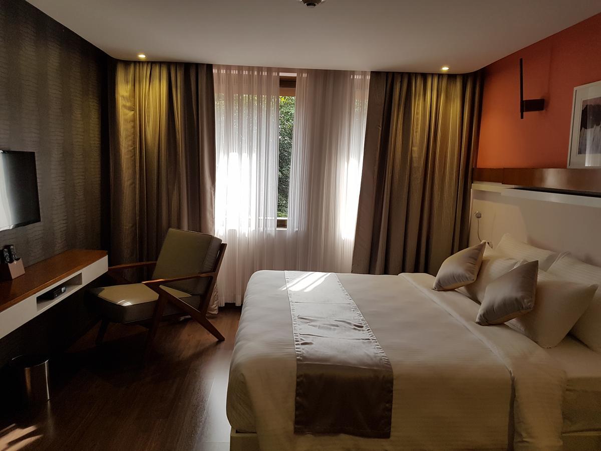 The Blooms Cochin Hotel Kochi Eksteriør billede