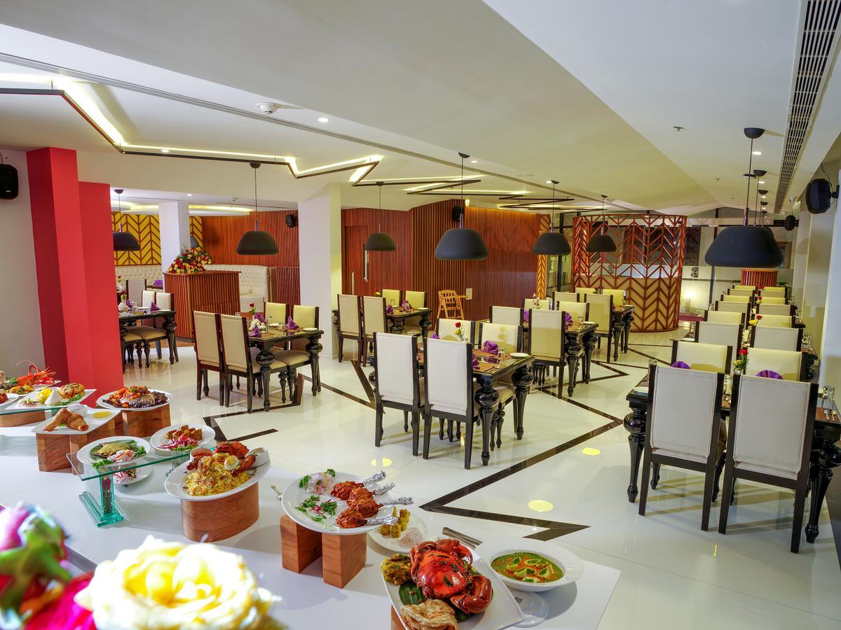 The Blooms Cochin Hotel Kochi Eksteriør billede