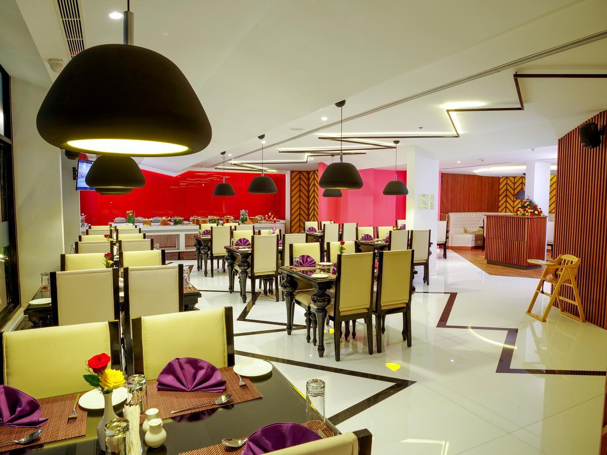 The Blooms Cochin Hotel Kochi Eksteriør billede